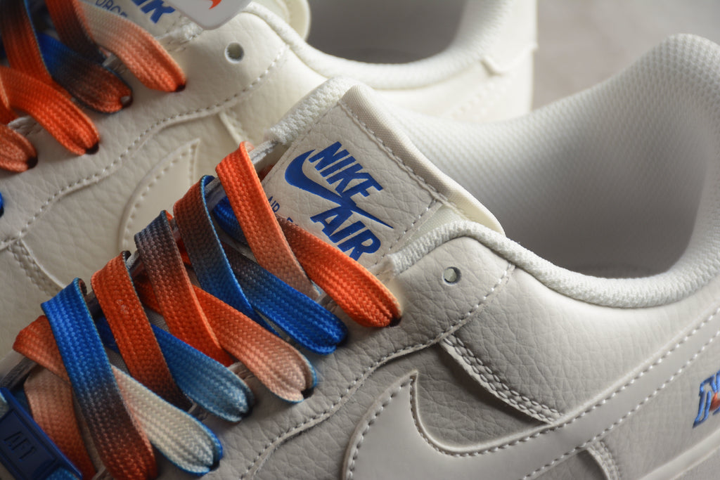 Nike Air Force 1 Low – Blanco / Rojo