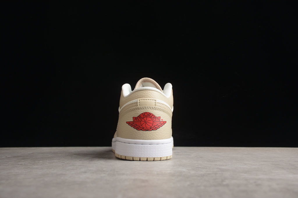 Jordan 1 Low – Beige / Blanco