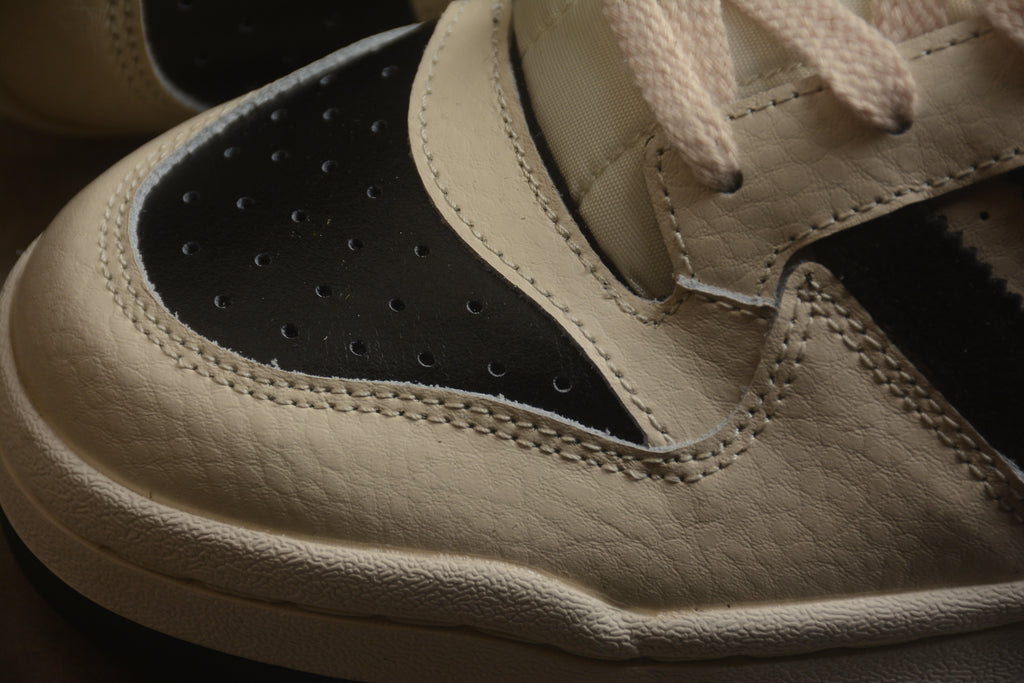 Adidas Forum – Beige / Negro