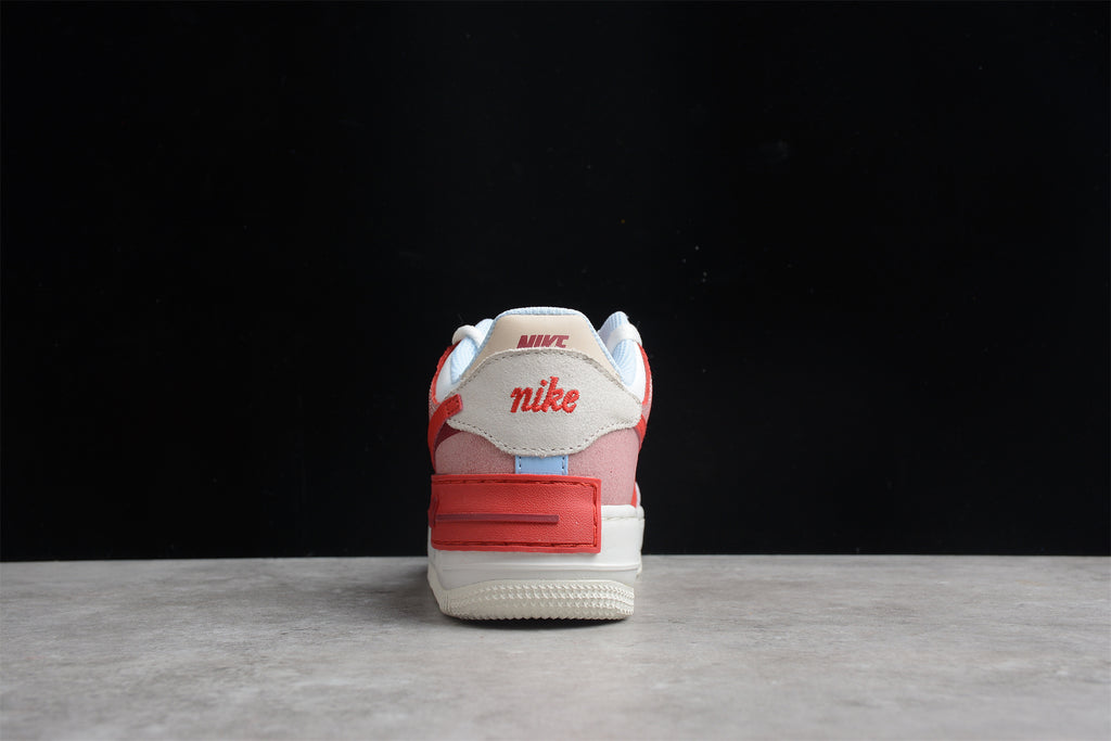 Air Force 1 Shadow – Blanco / Rojo / Rosa