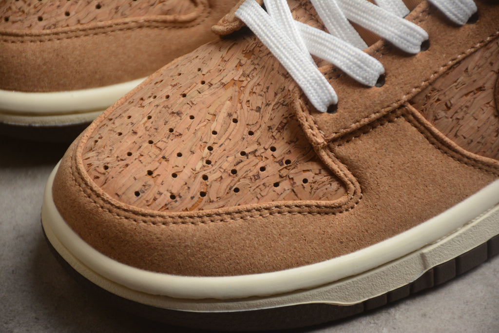Dunk SB – Marrón / Rojo