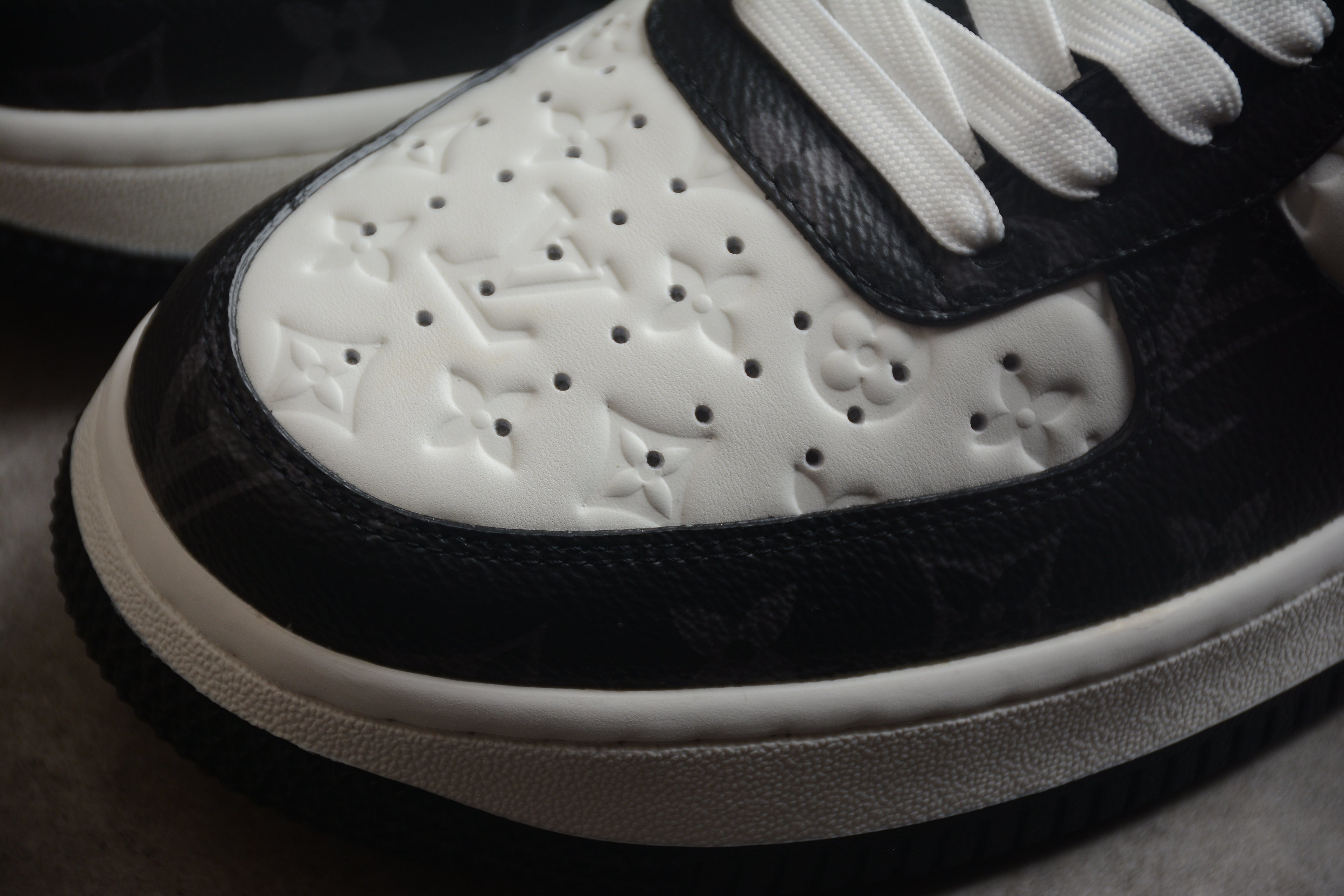 Air Force 1 Low LV – Blanco / Negro