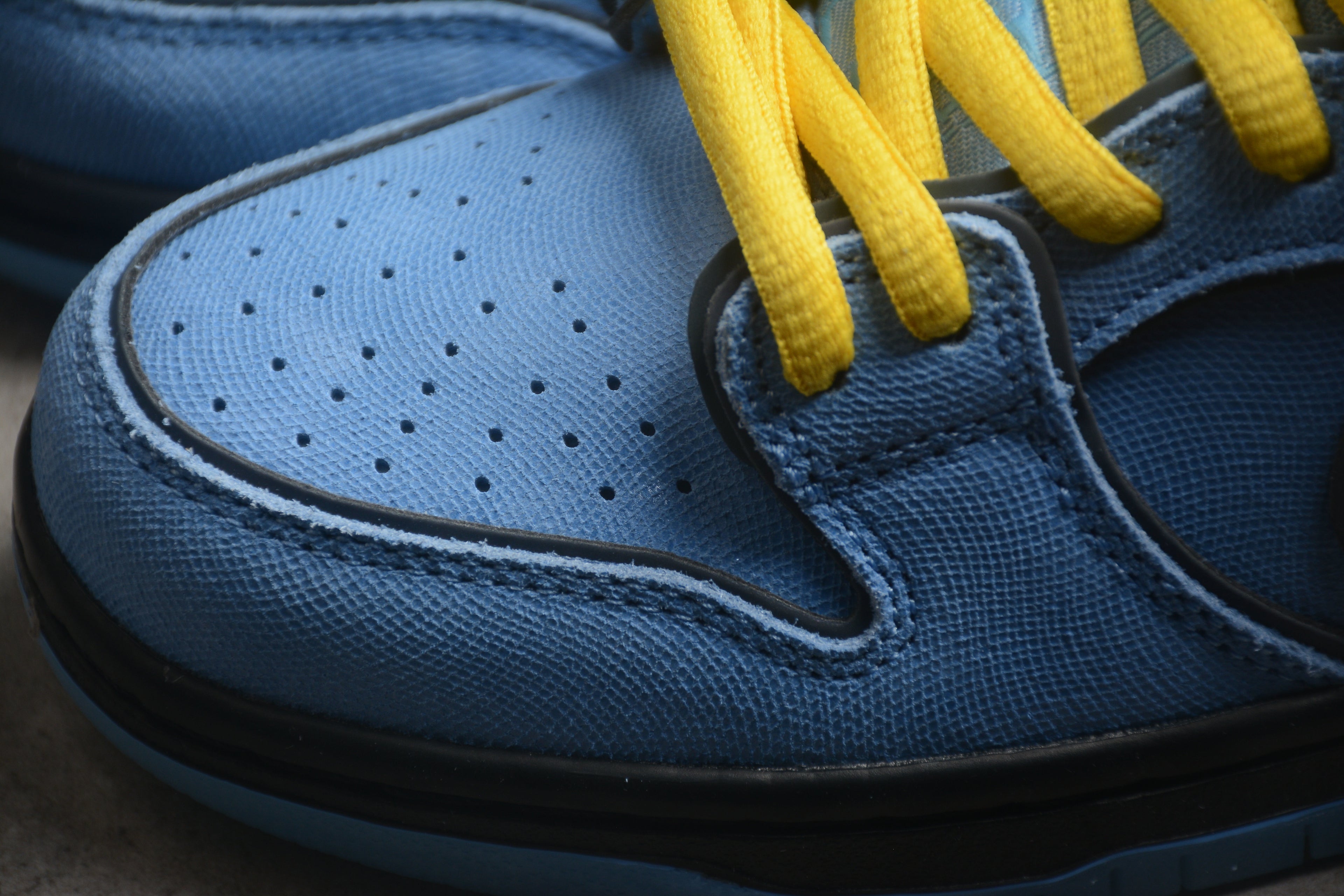 Dunk SB – Azul / Amarillo