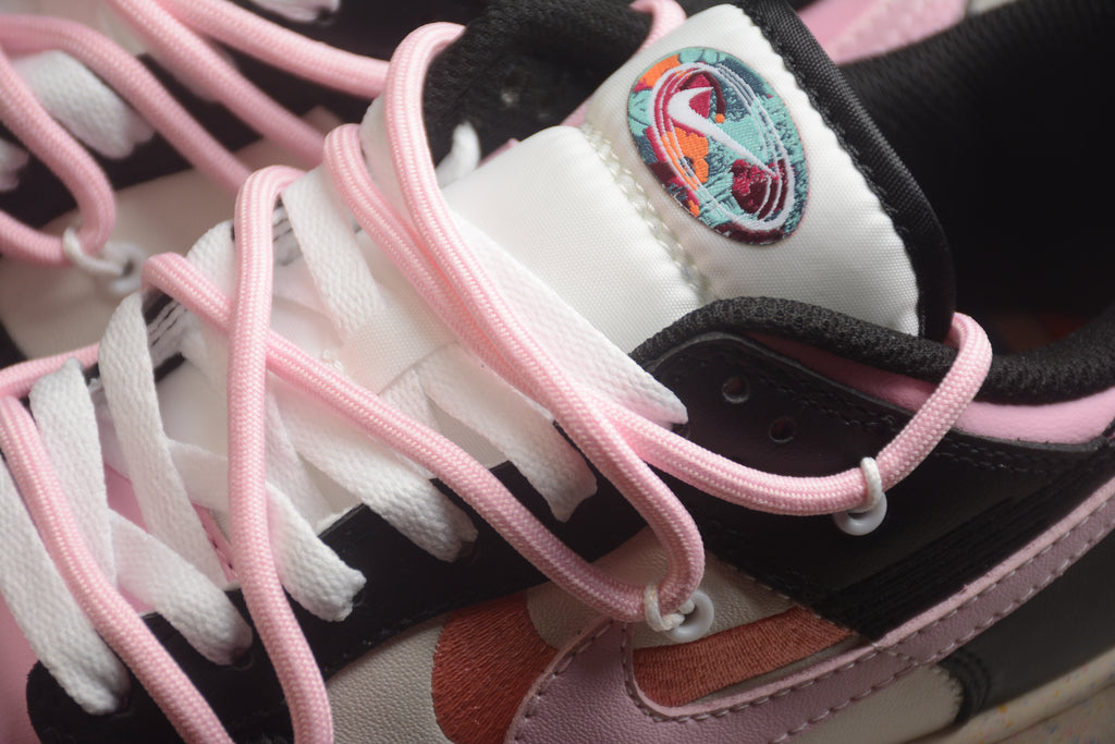 Dunk SB – Negro / Rosa