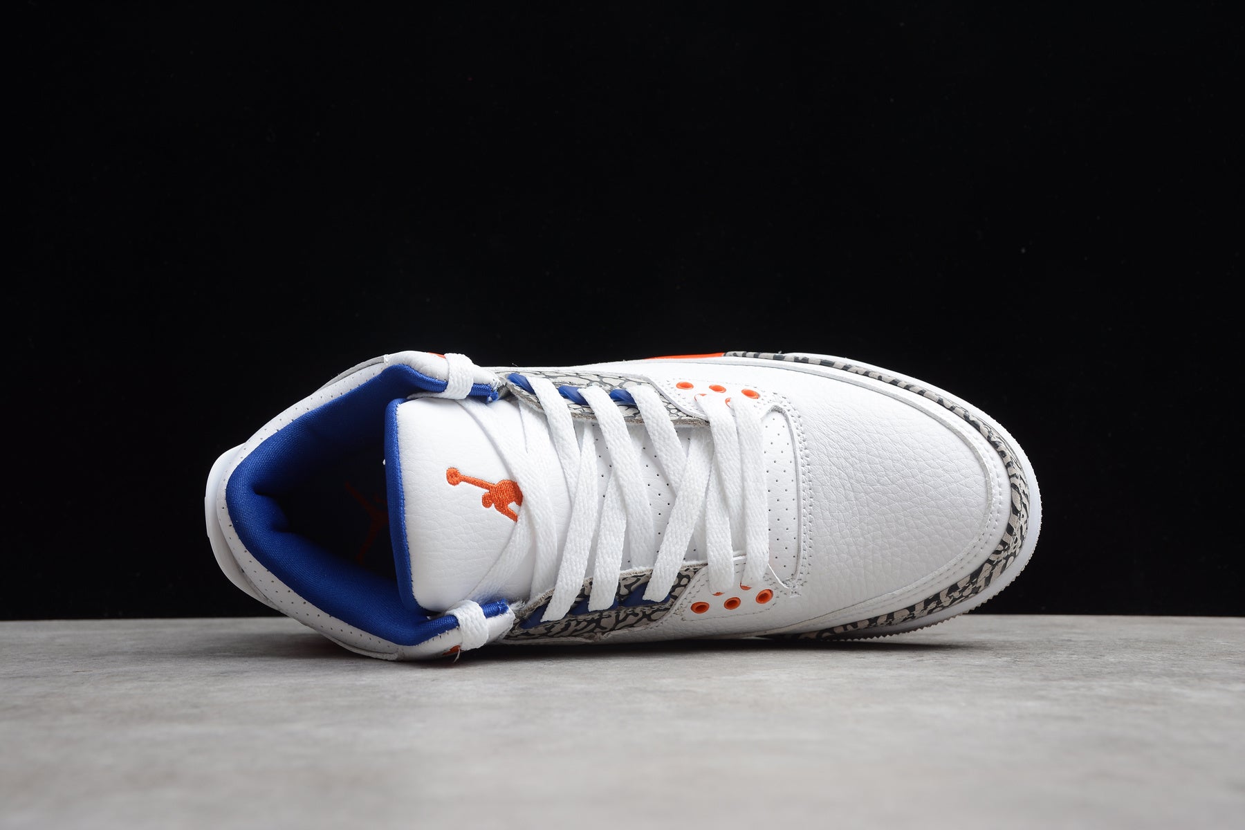 Air Jordan 3 – Blanco / Naranja