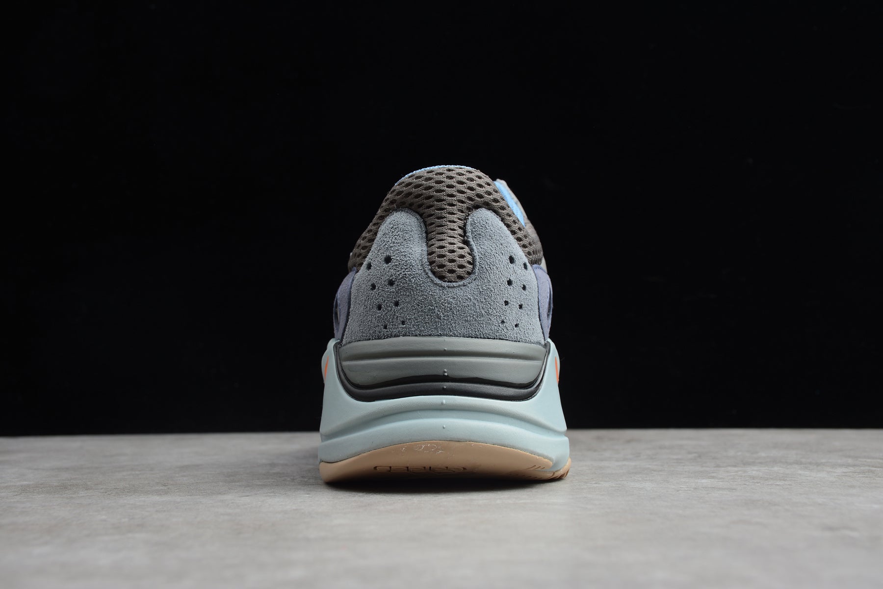 Adidas Yeezy 700 – Azul