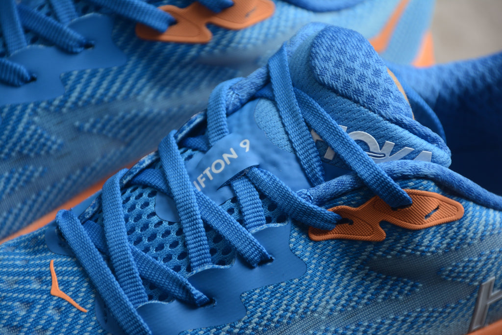 Hoka Clifton 9 – Azul / Naranja