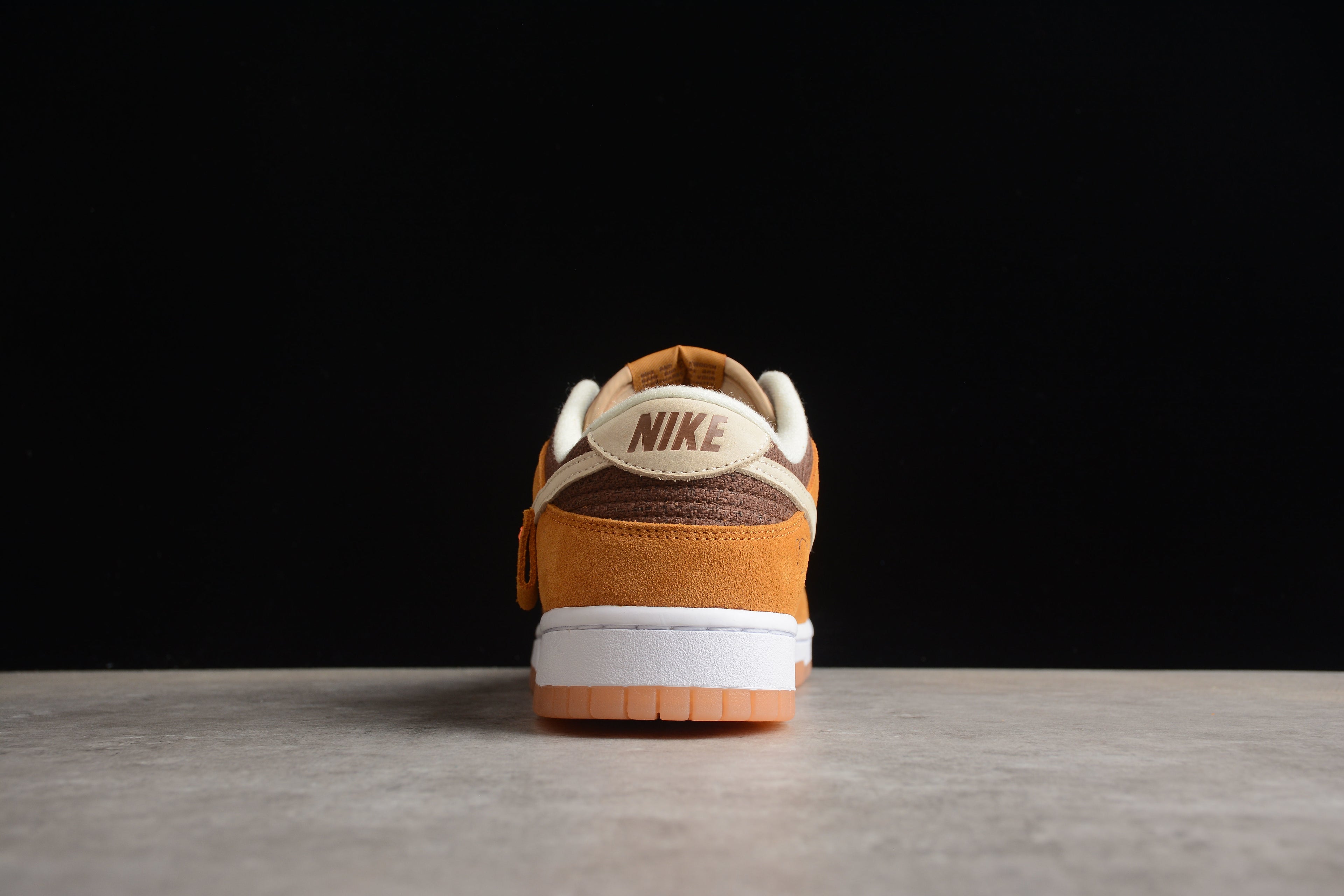 Dunk SB – Naranja / Salmón