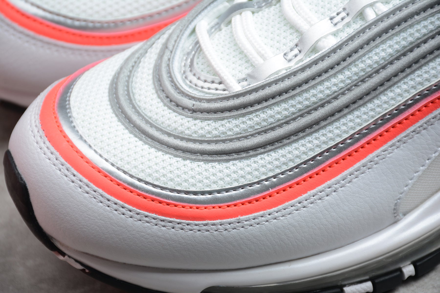 Air Max 97 – Blanco / Rosa / Gris