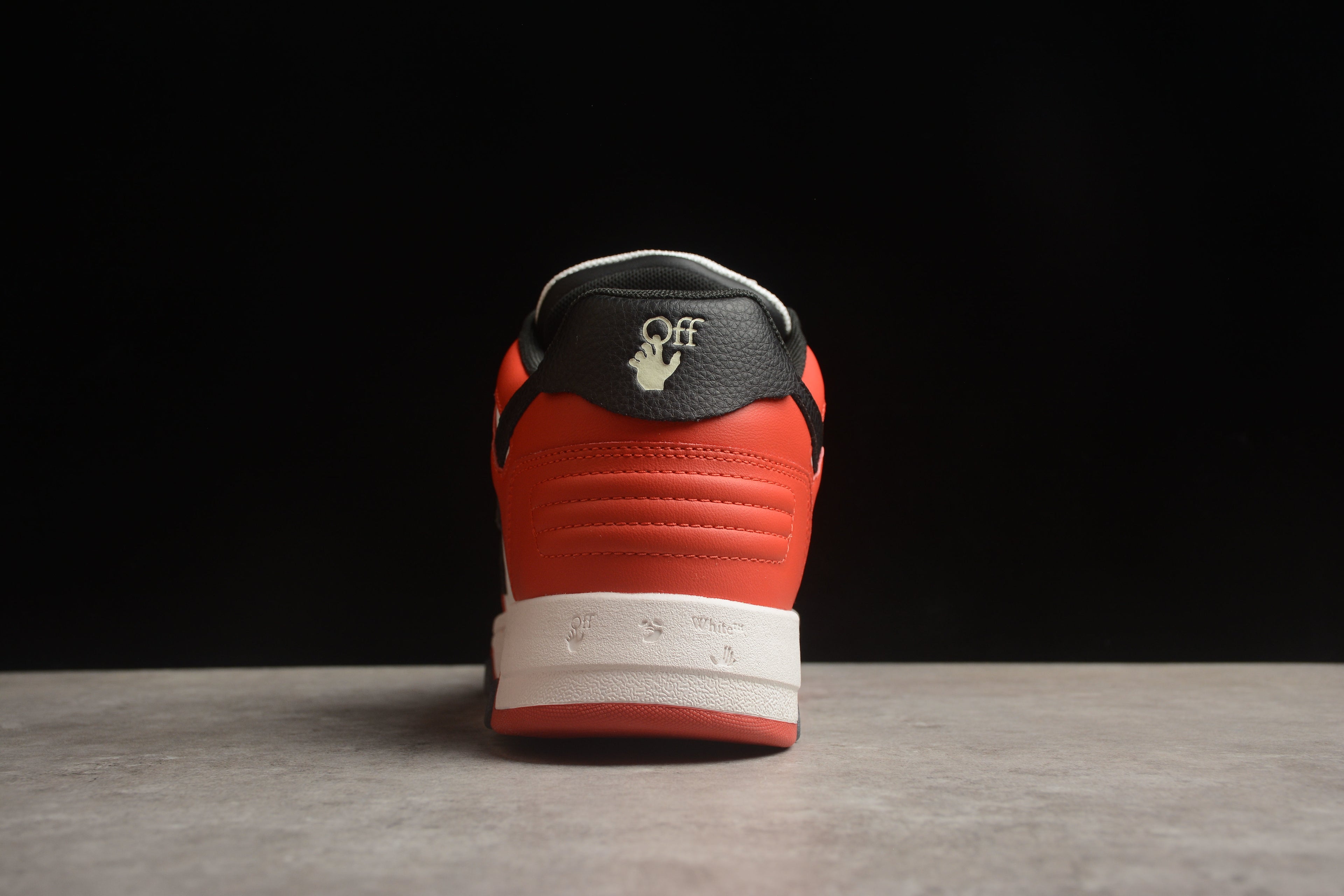 Off-White – Rojo / Negro / Blanco