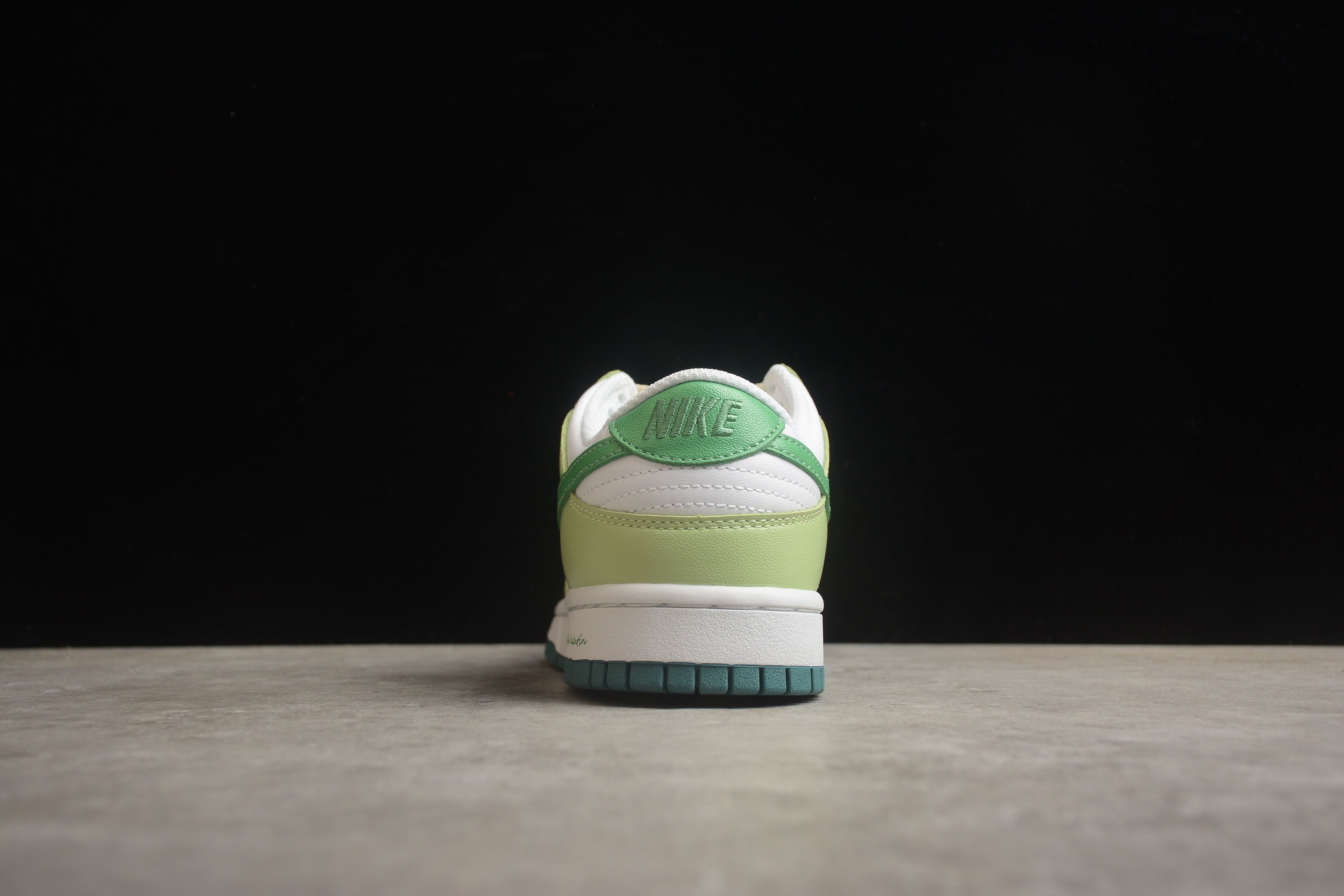 Dunk SB – Verde Claro / Blanco