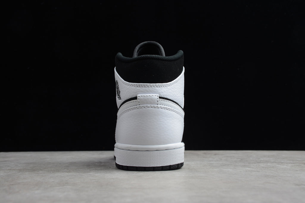Air Jordan 1 Mid – Blanco / Negro