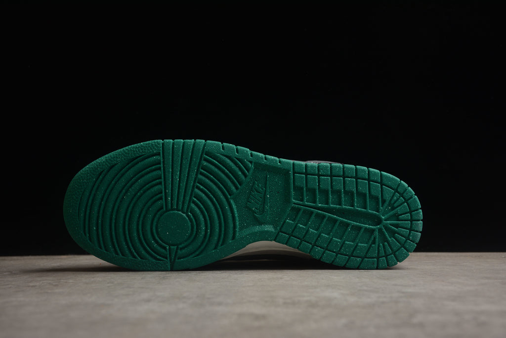 Dunk SB – Negro / Gris