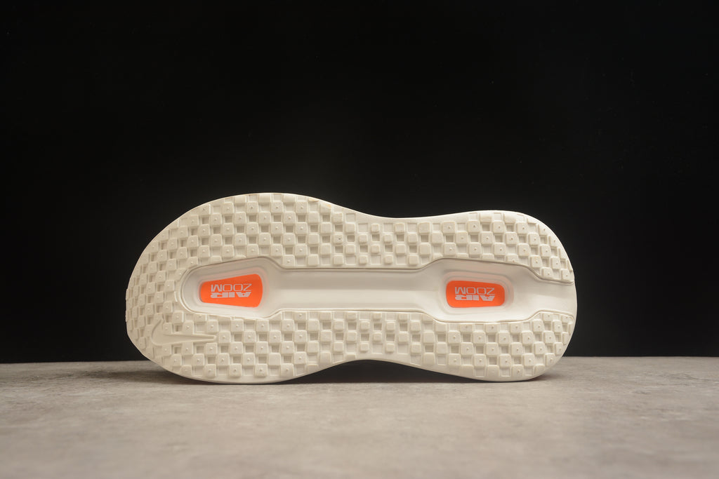 Vomero Premium – Beige / Naranja