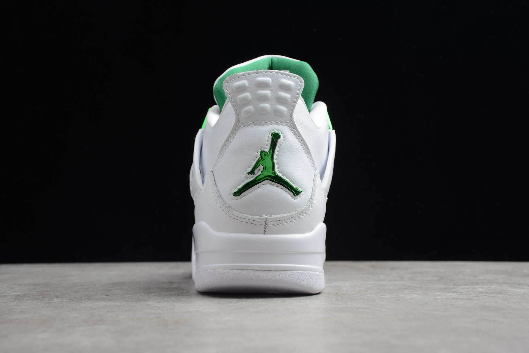 Air Jordan 4 – Blanco Chapas / Verde