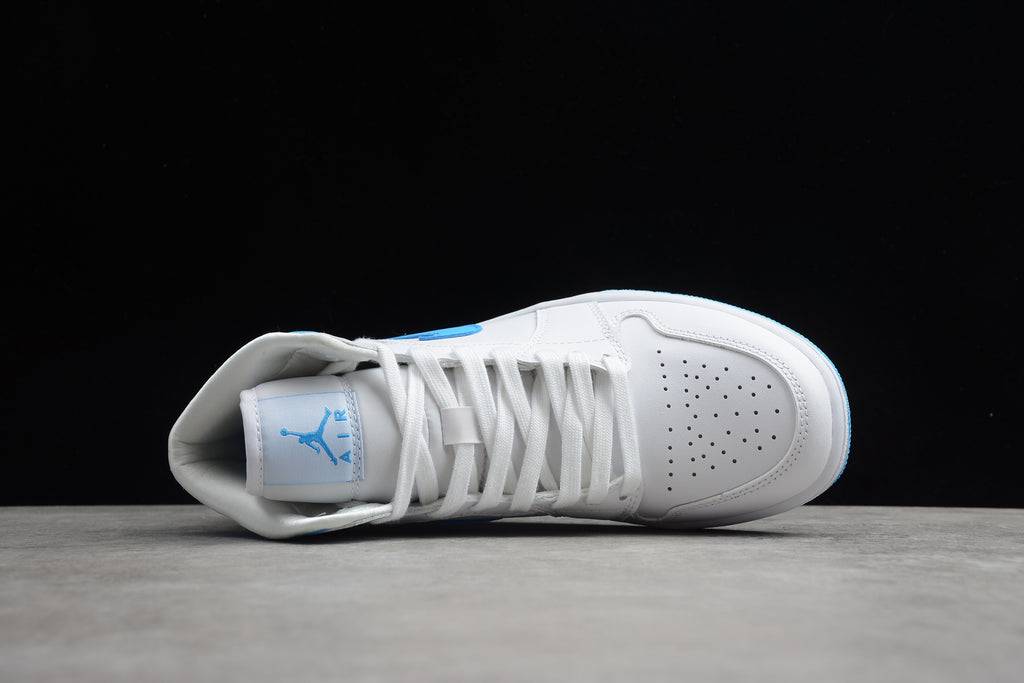 Air Jordan 1 Mid – Blanco / Azul Claro