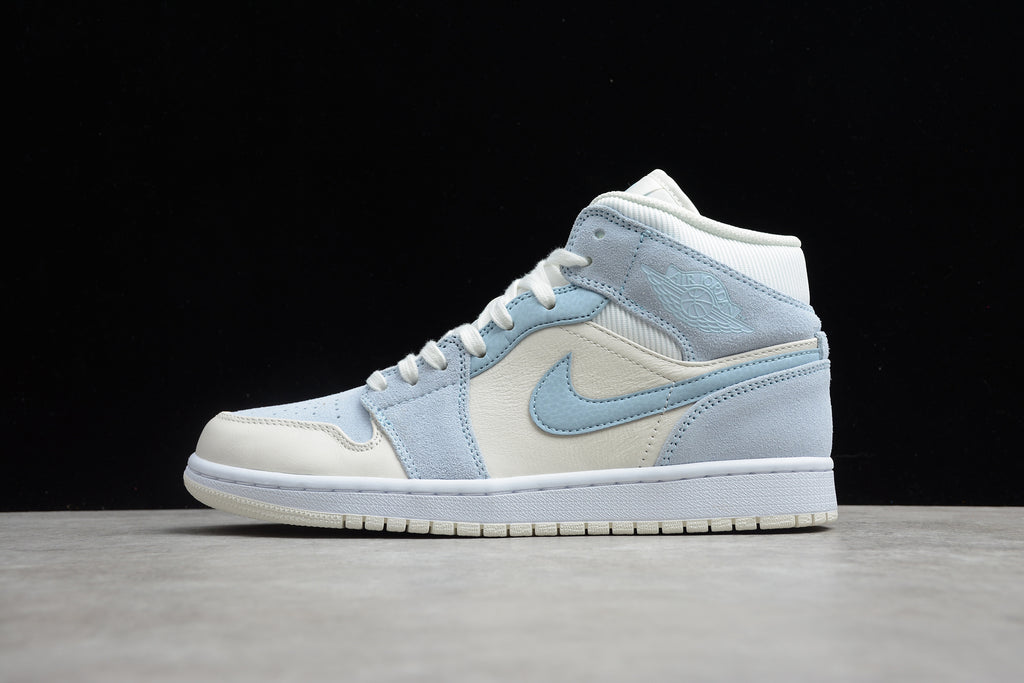 Air Jordan 1 Mid – Azul Claro