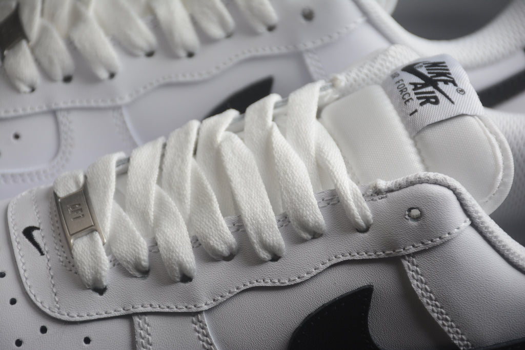 Air Force 1 Low – Blanco / Suela Negra