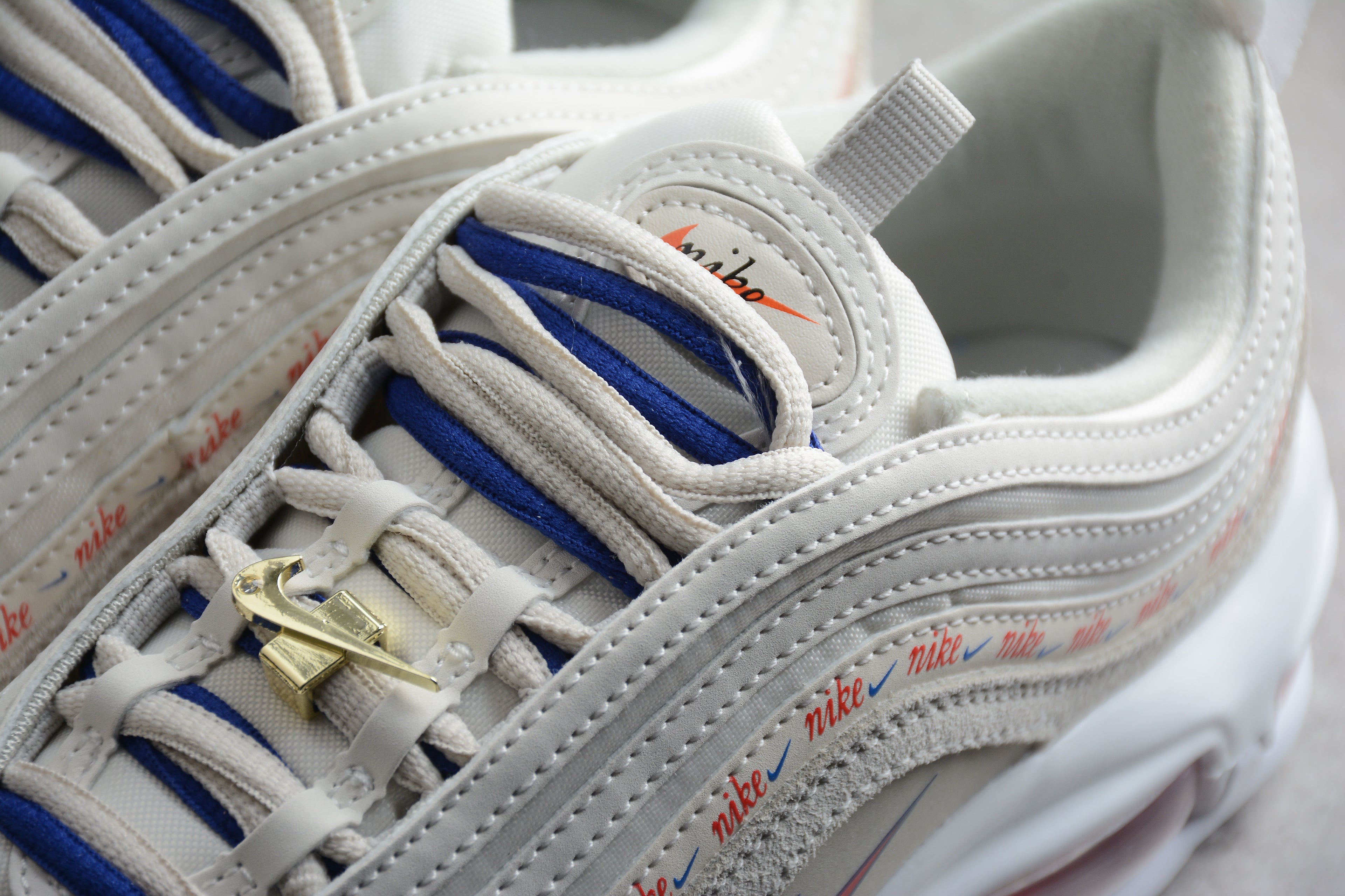 Air Max 97 – Gris / Naranja
