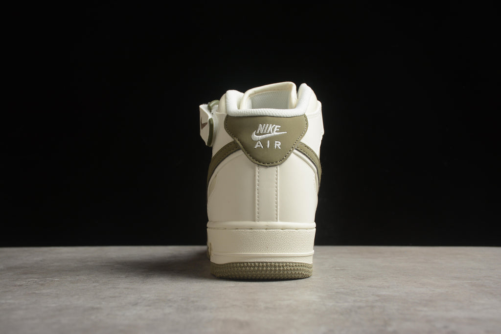 Air Force 1 High – Beige / Verde