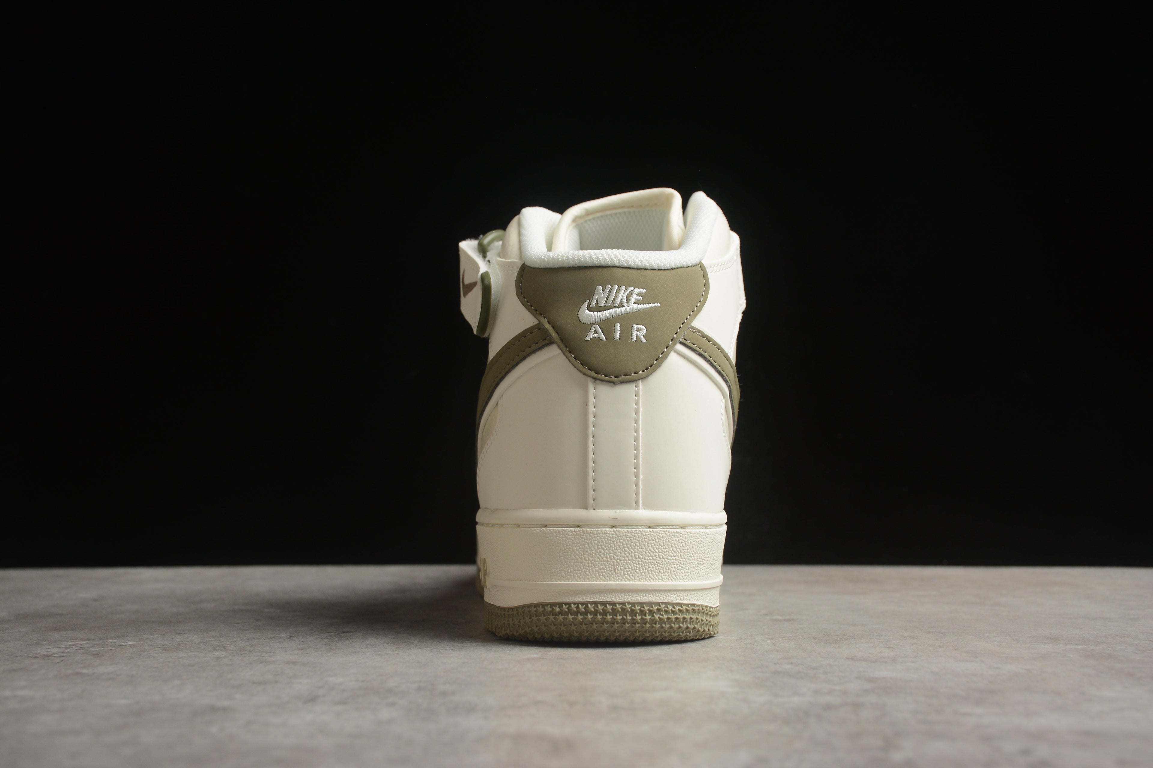 Air Force 1 High – Beige / Verde