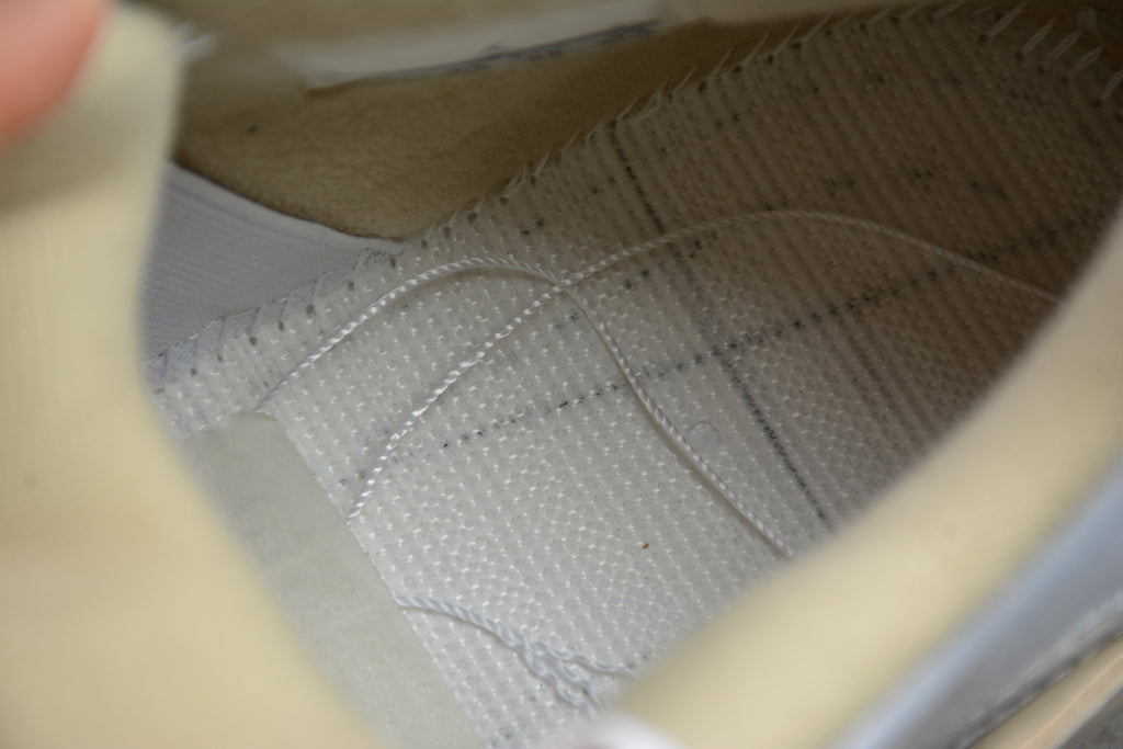 Air Jordan 4 – Blanco / Beige