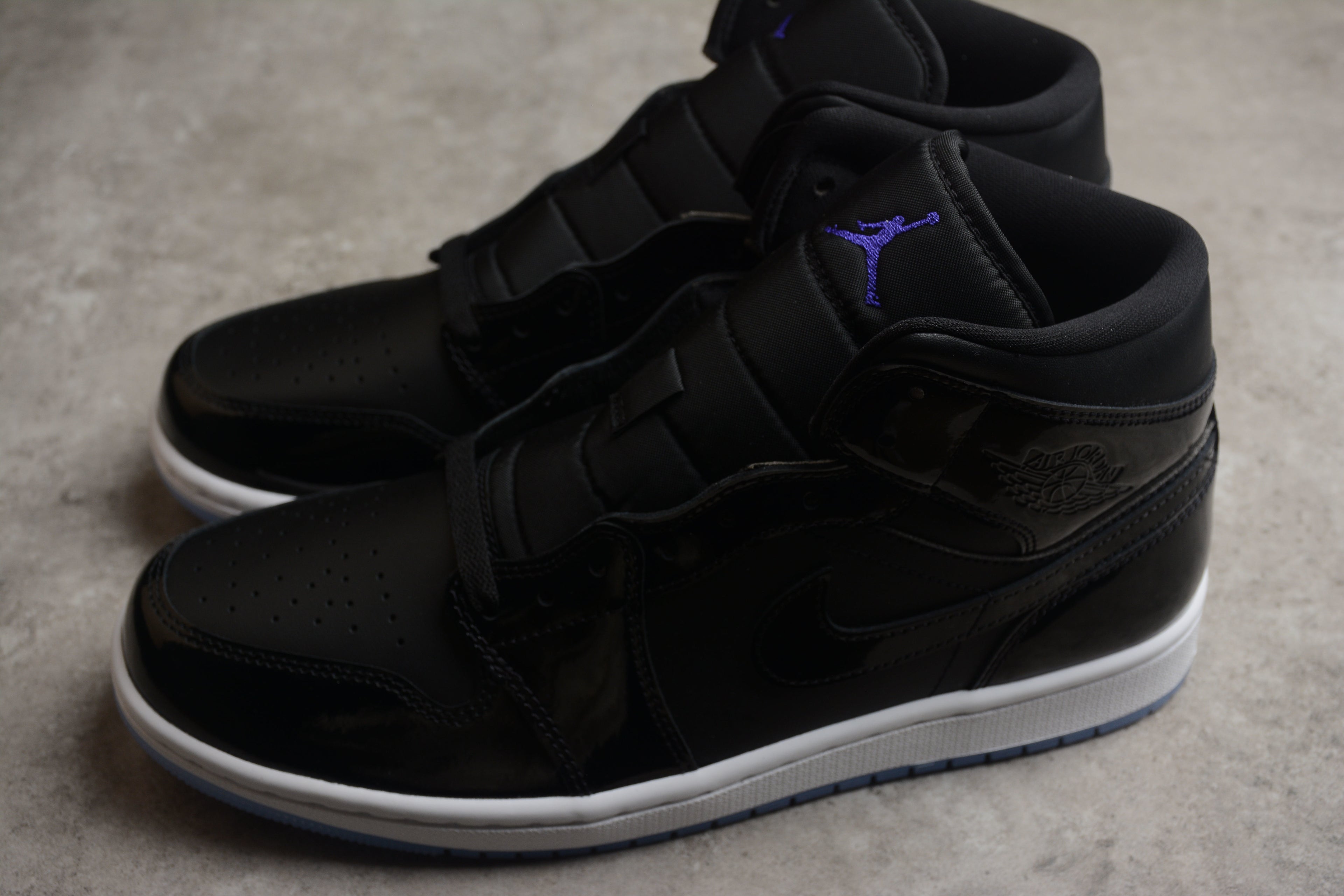 Air Jordan 1 Mid – Negro