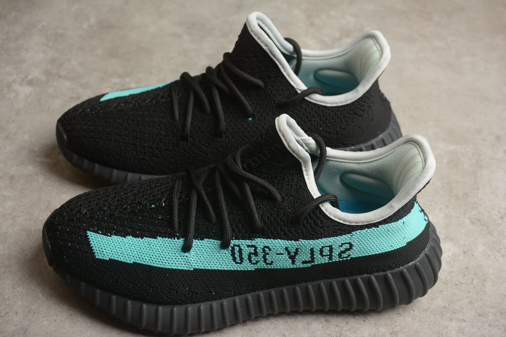 Adidas Yeezy 350 – Negro / Azul