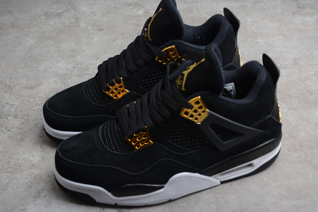 Air Jordan 4 – Negro / Dorado