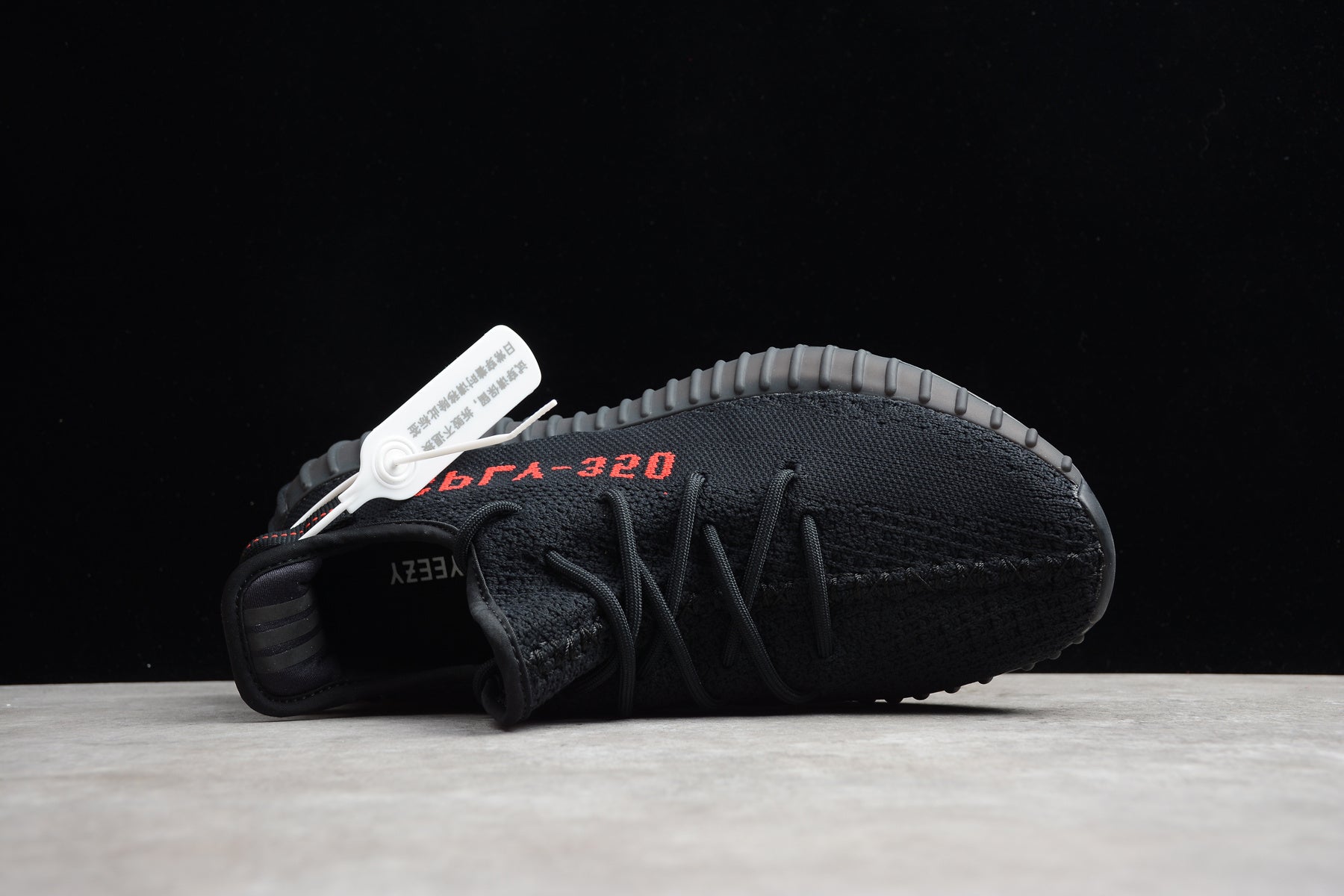 Adidas Yeezy 350 – Negro / Rojo