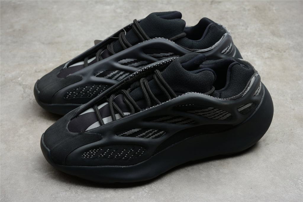 Adidas Yeezy 700 V3 – Negro