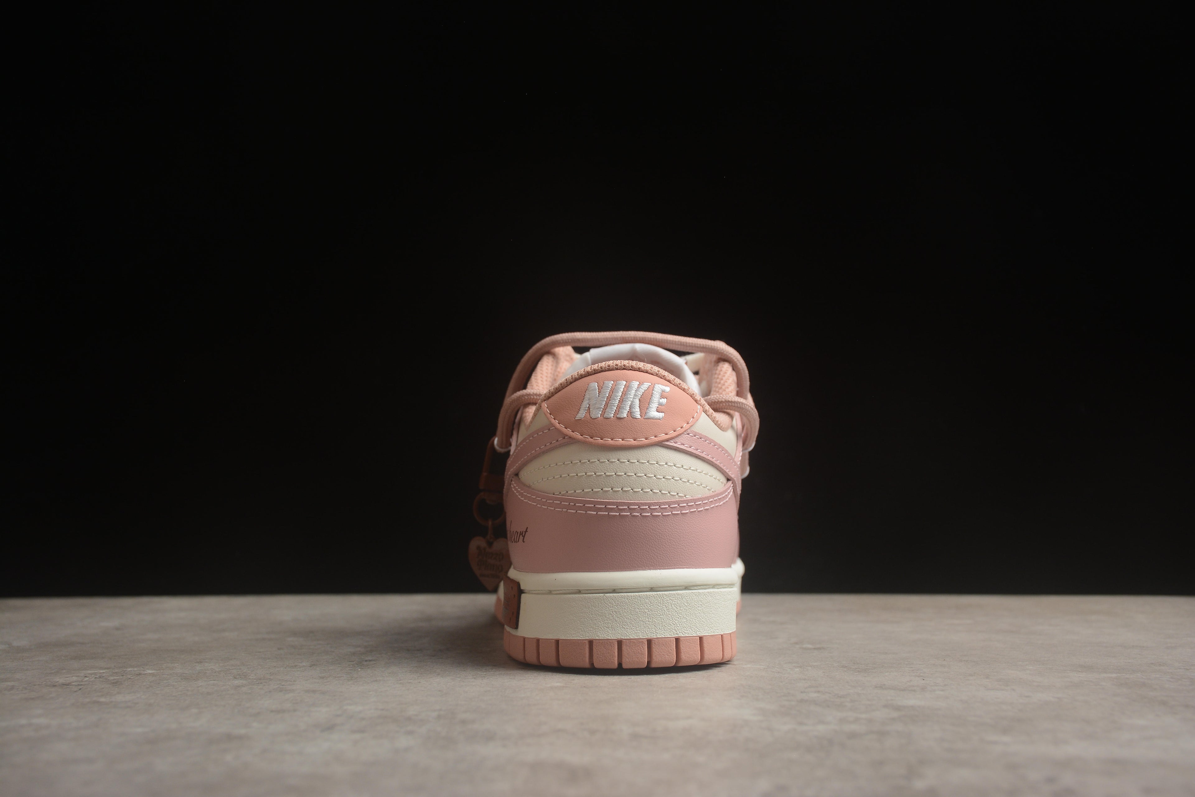 Dunk SB – Rosa / Beigie