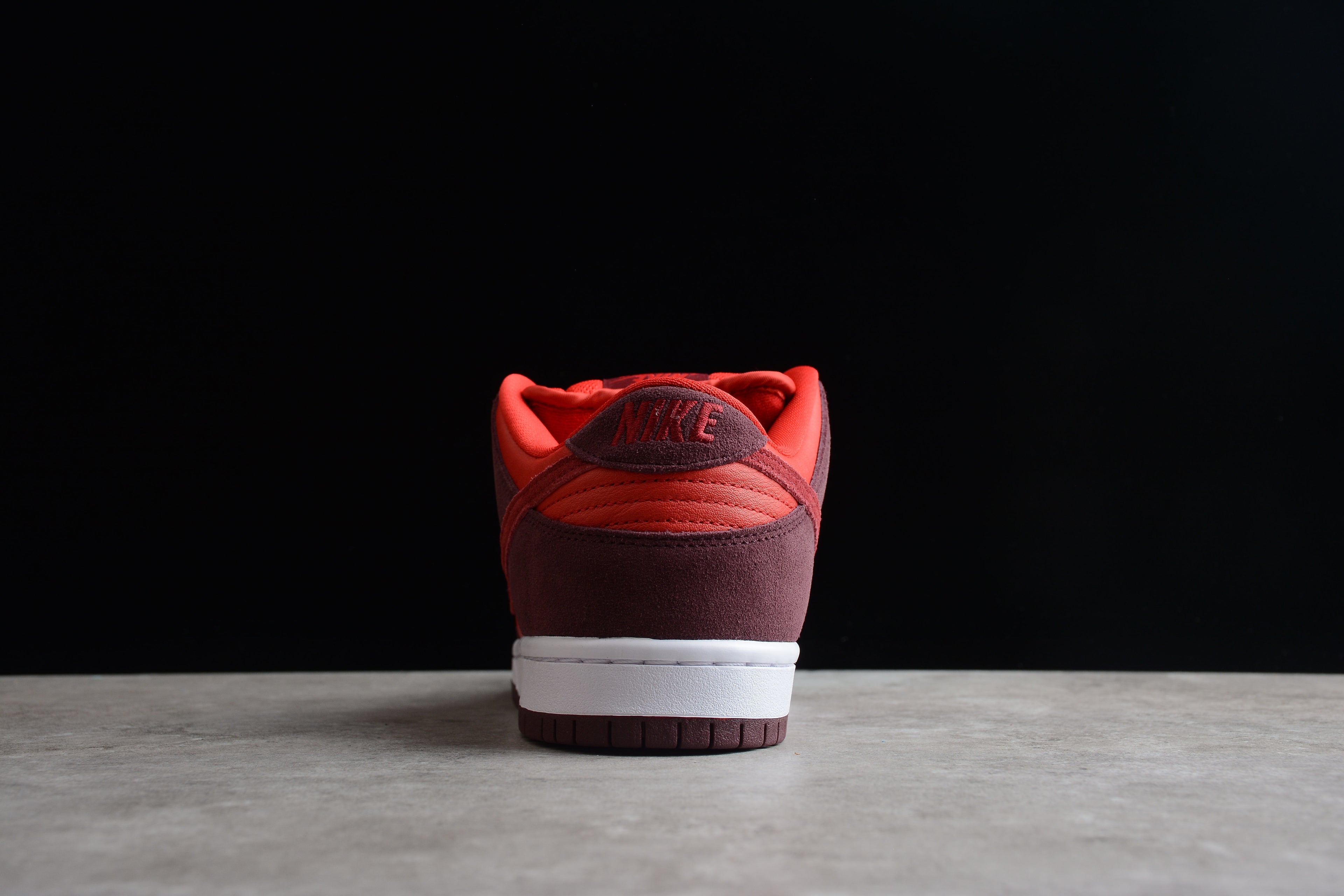 Dunk SB – Rojo / Negro