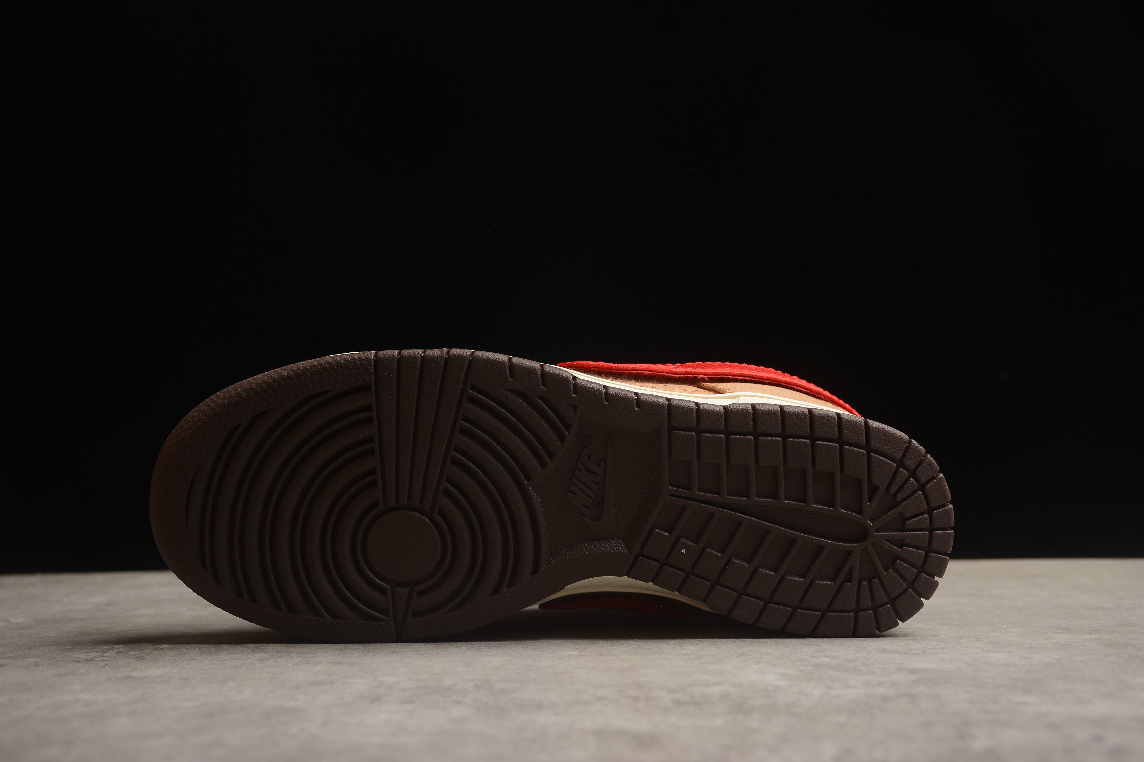Dunk SB – Marrón / Rojo