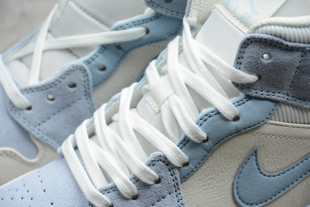 Air Jordan 1 Mid – Azul Claro
