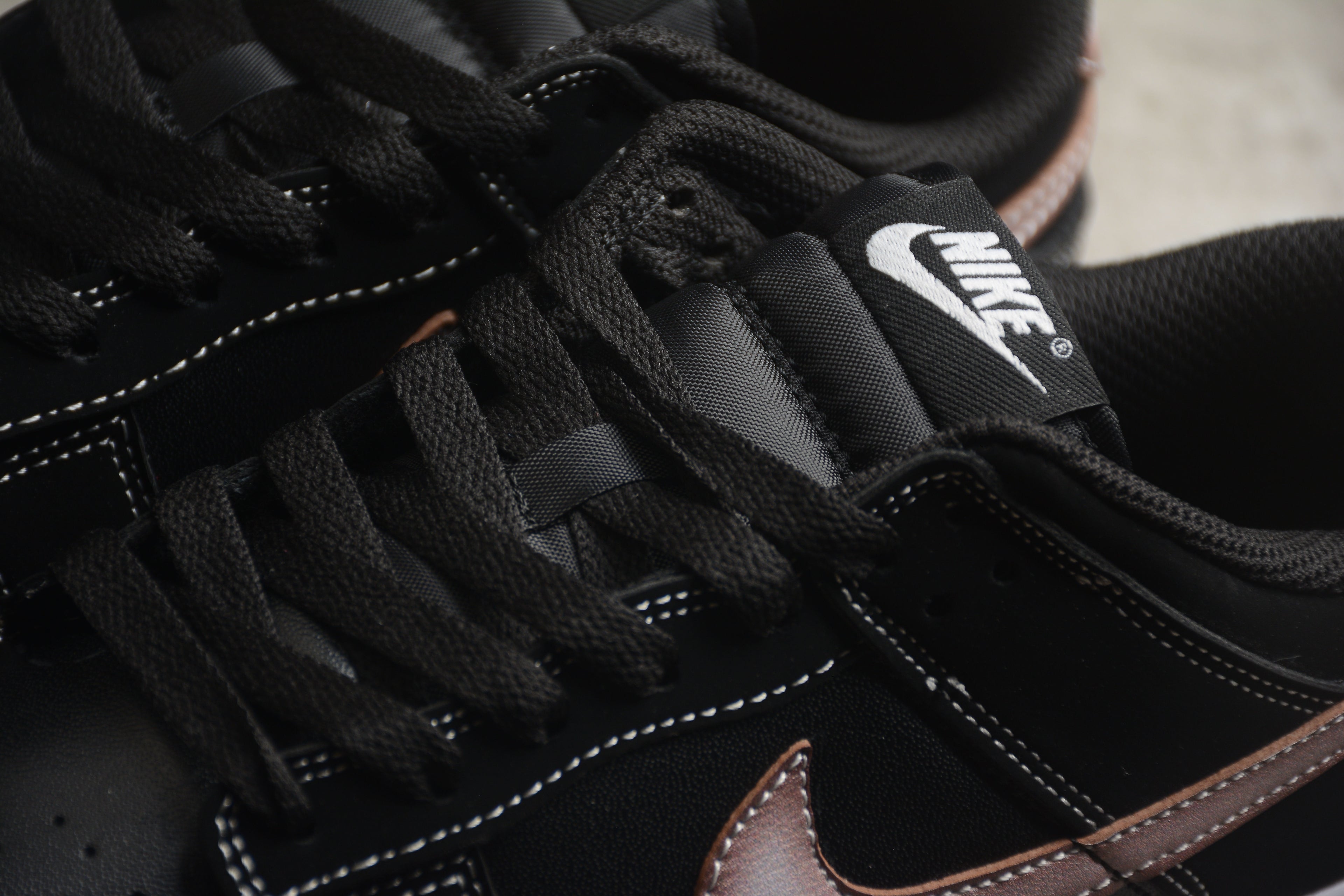 Dunk SB – Negro / Rosa