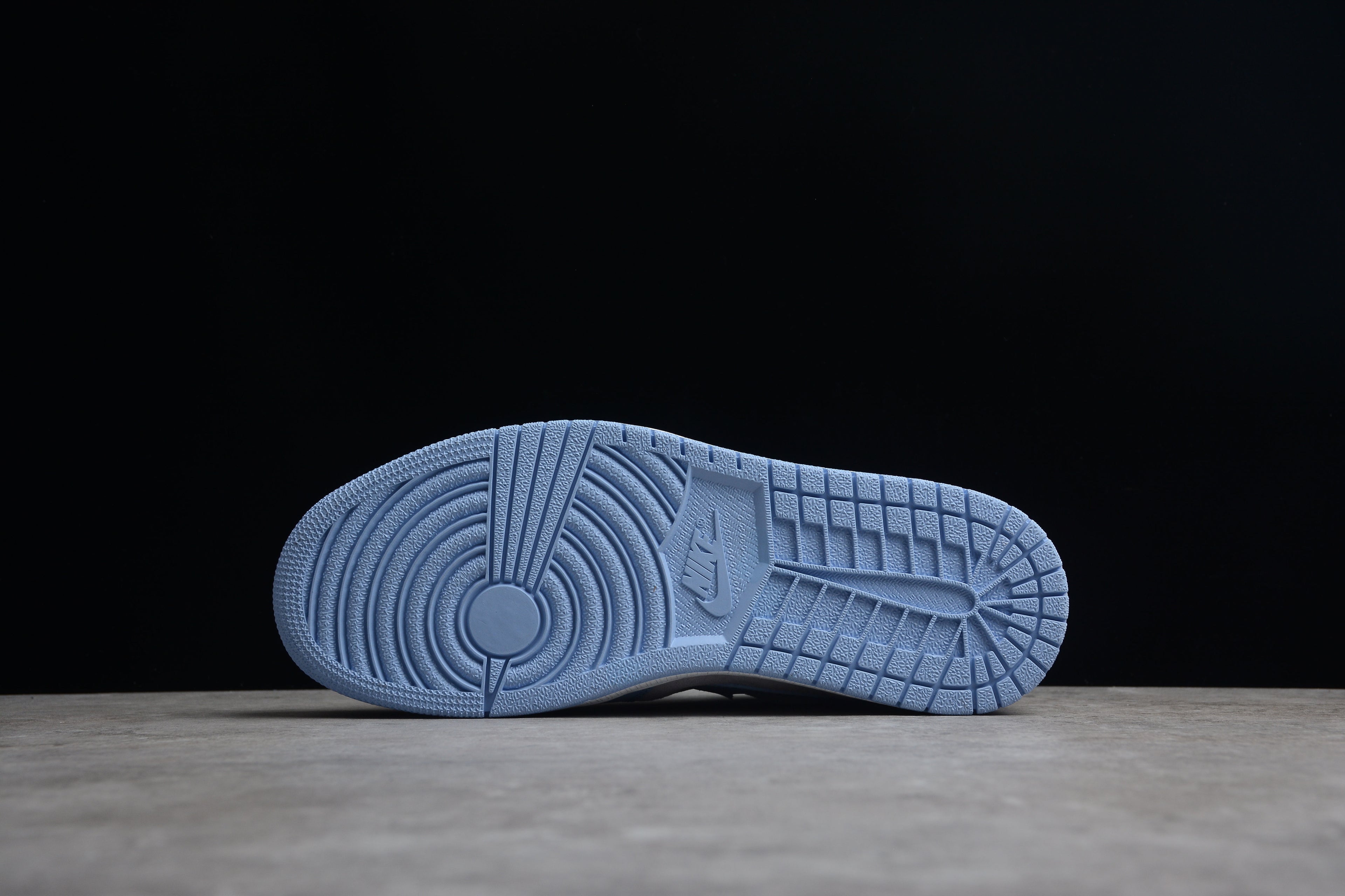 Jordan 1 Low – Azul / Gris