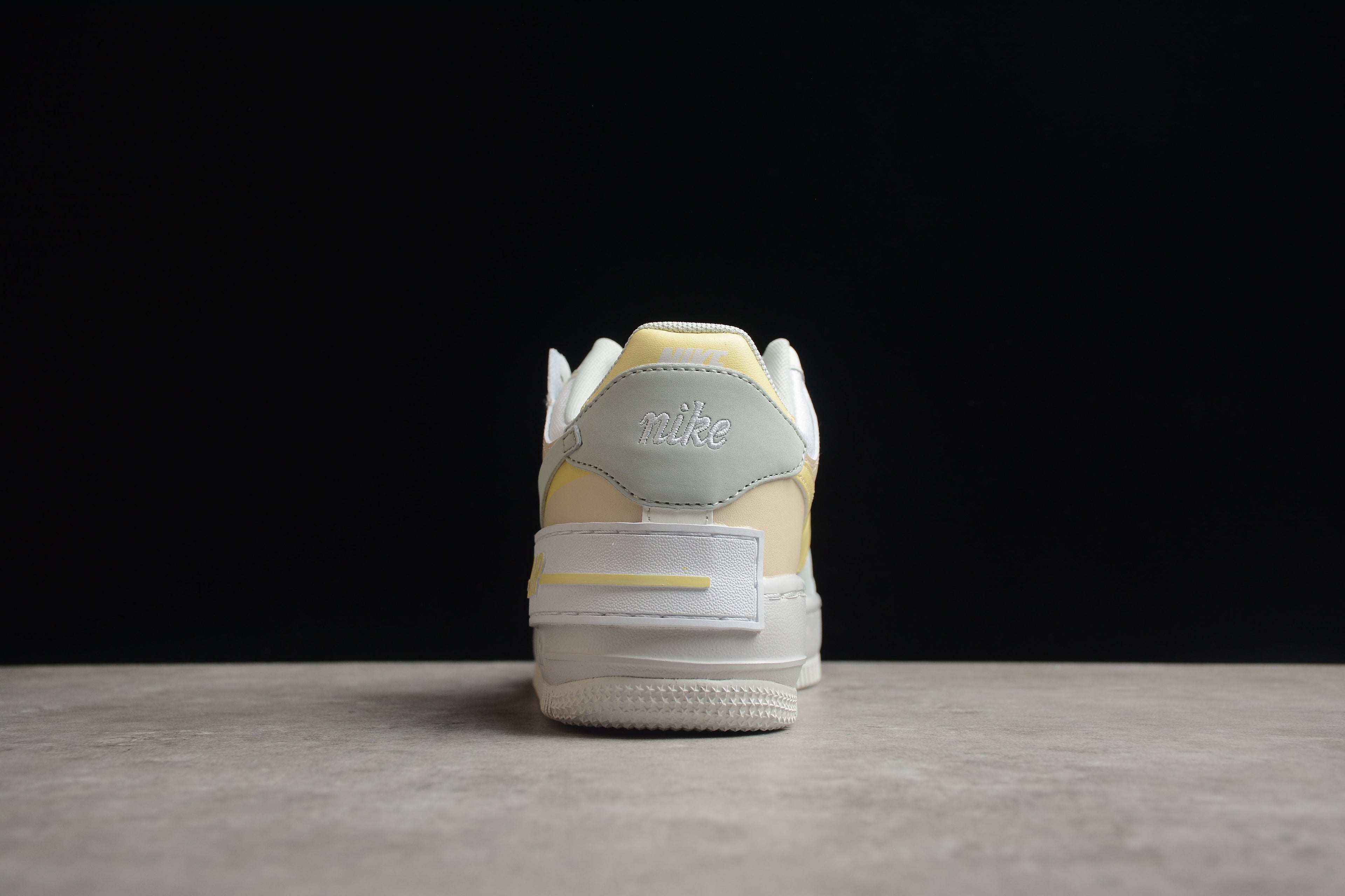 Air Force 1 Shadow – Gris / Rosa / Dorado