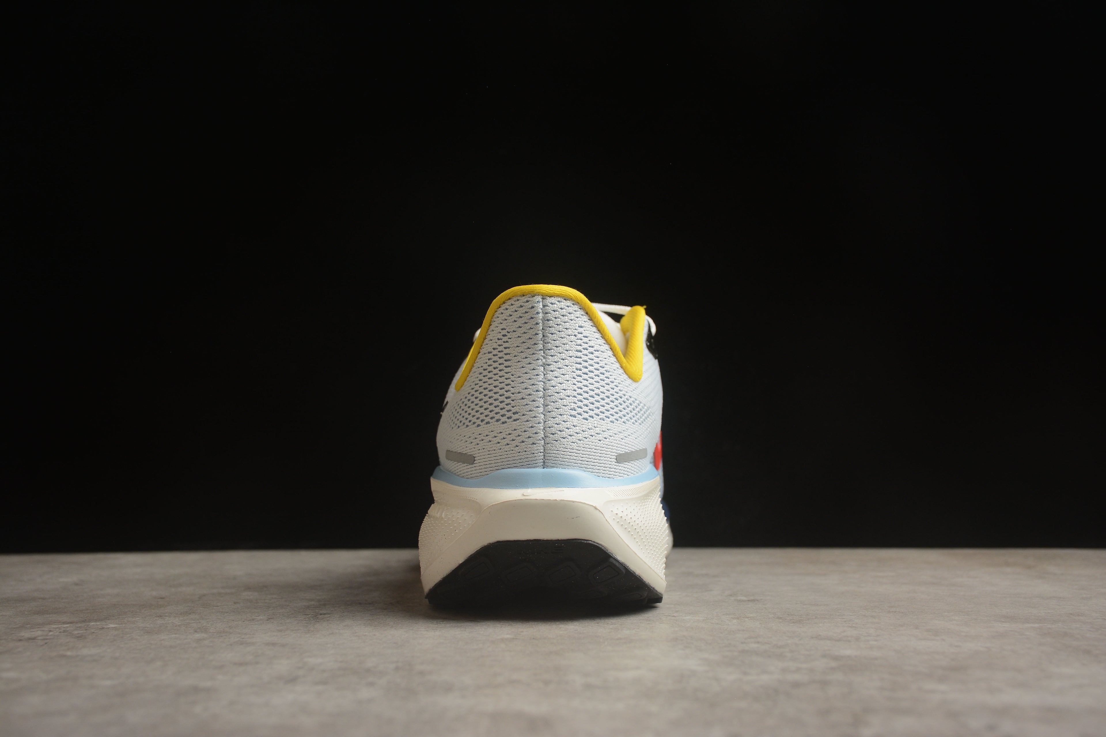 Pegasus 41 – Blanco