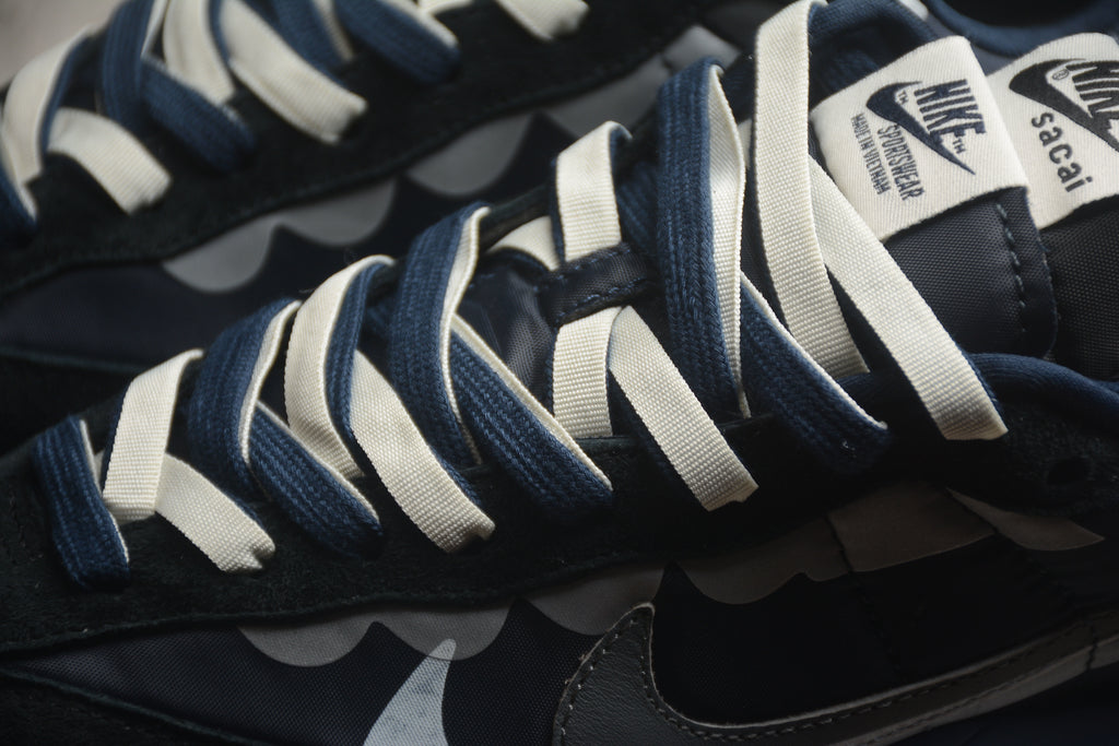 Sacai x VaporWaffle – Azul Oscuro / Blanco
