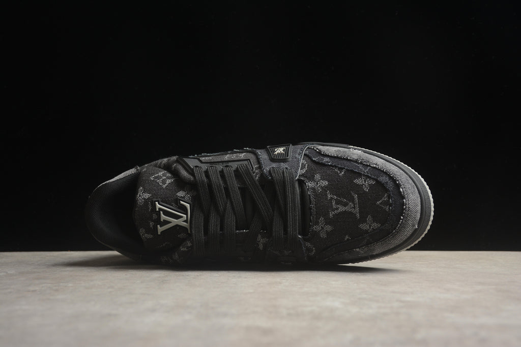 Louis Vuitton Trainer Low – Negro / Gris