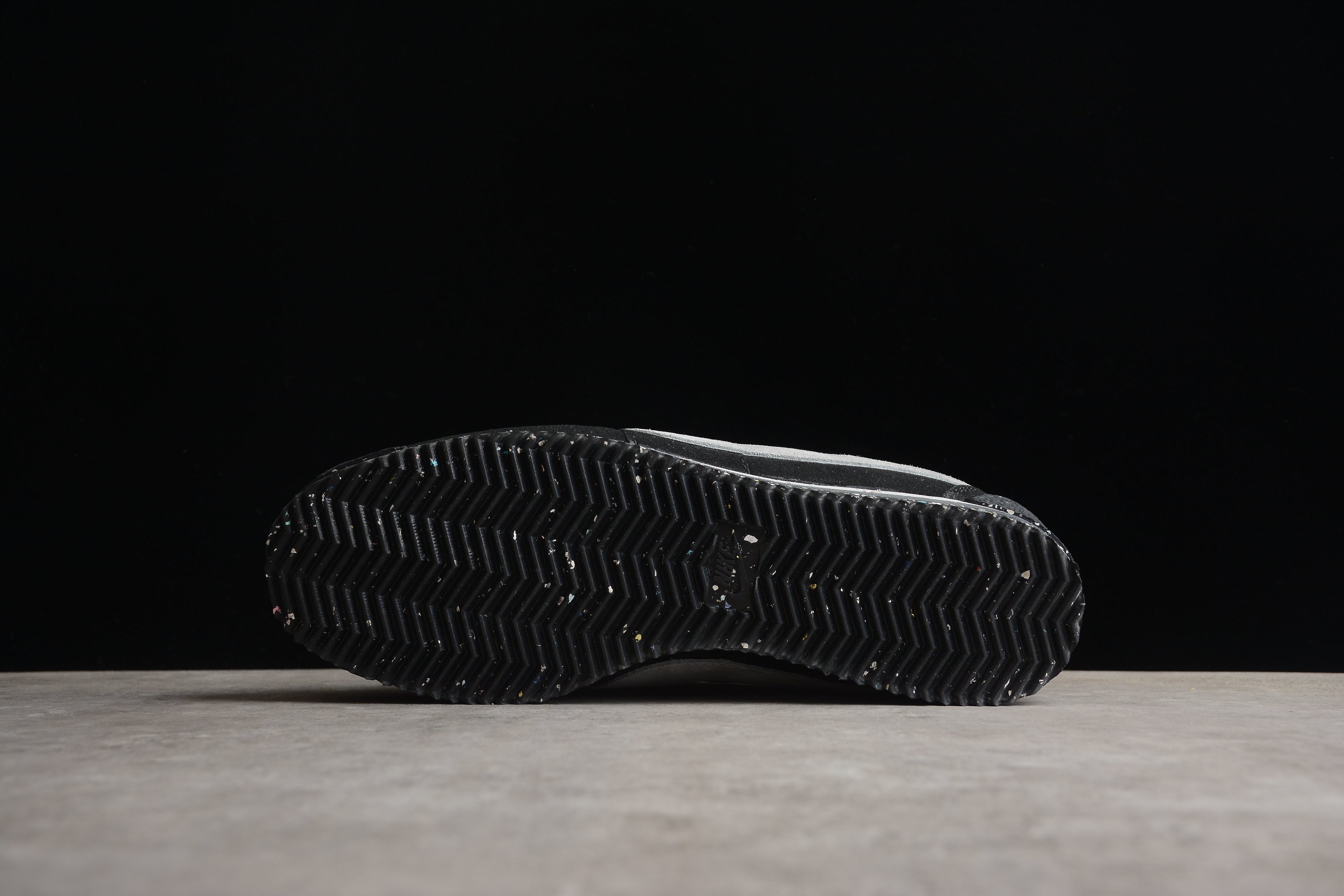Cortez – Negro / Blanco
