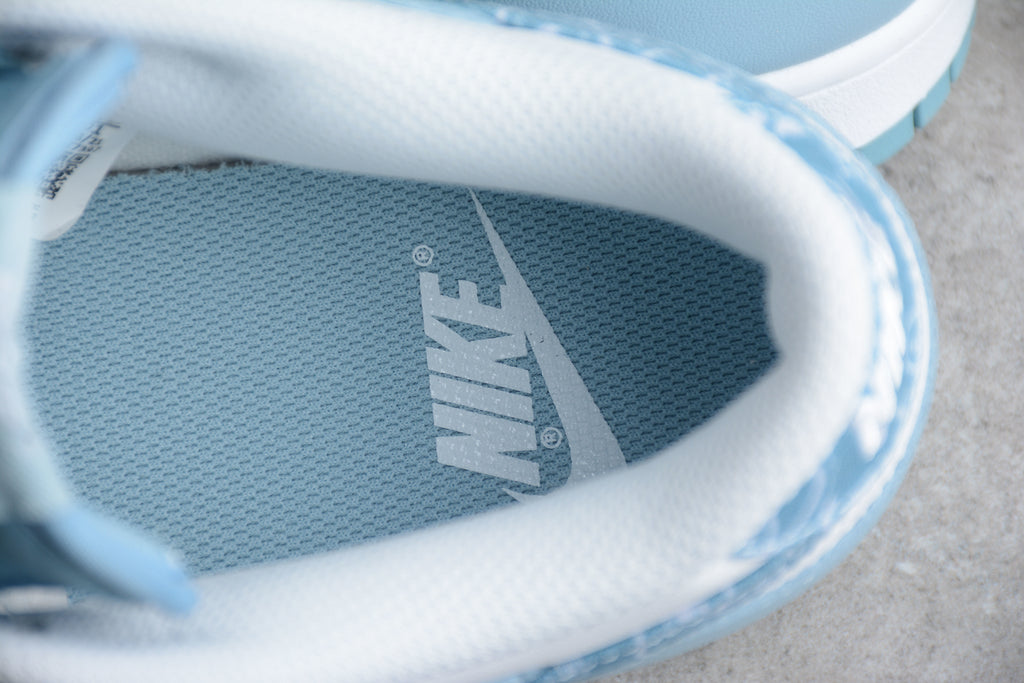 Dunk SB – Azul Claro / Blanco