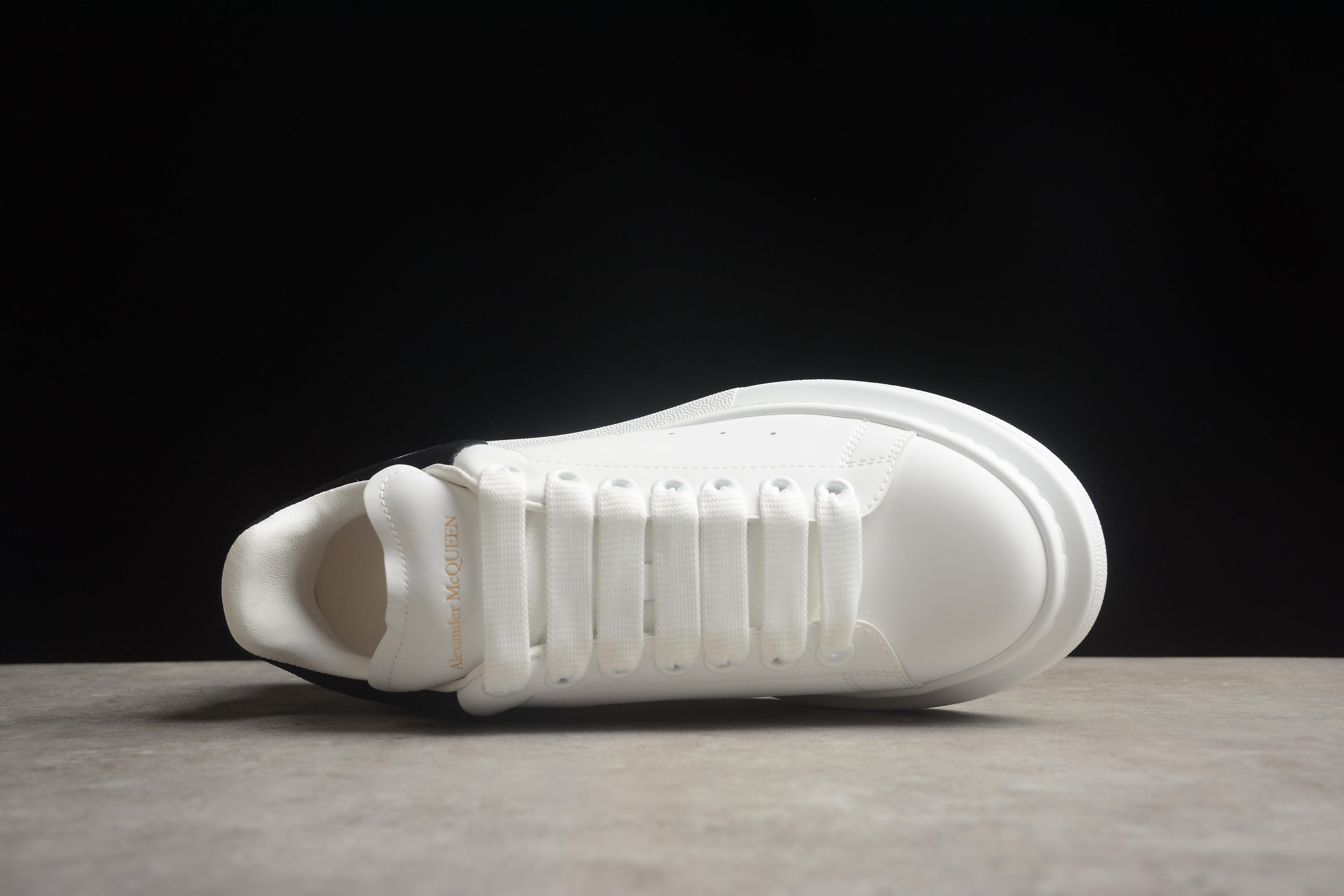 Alexander McQueen – Blanco / Negro
