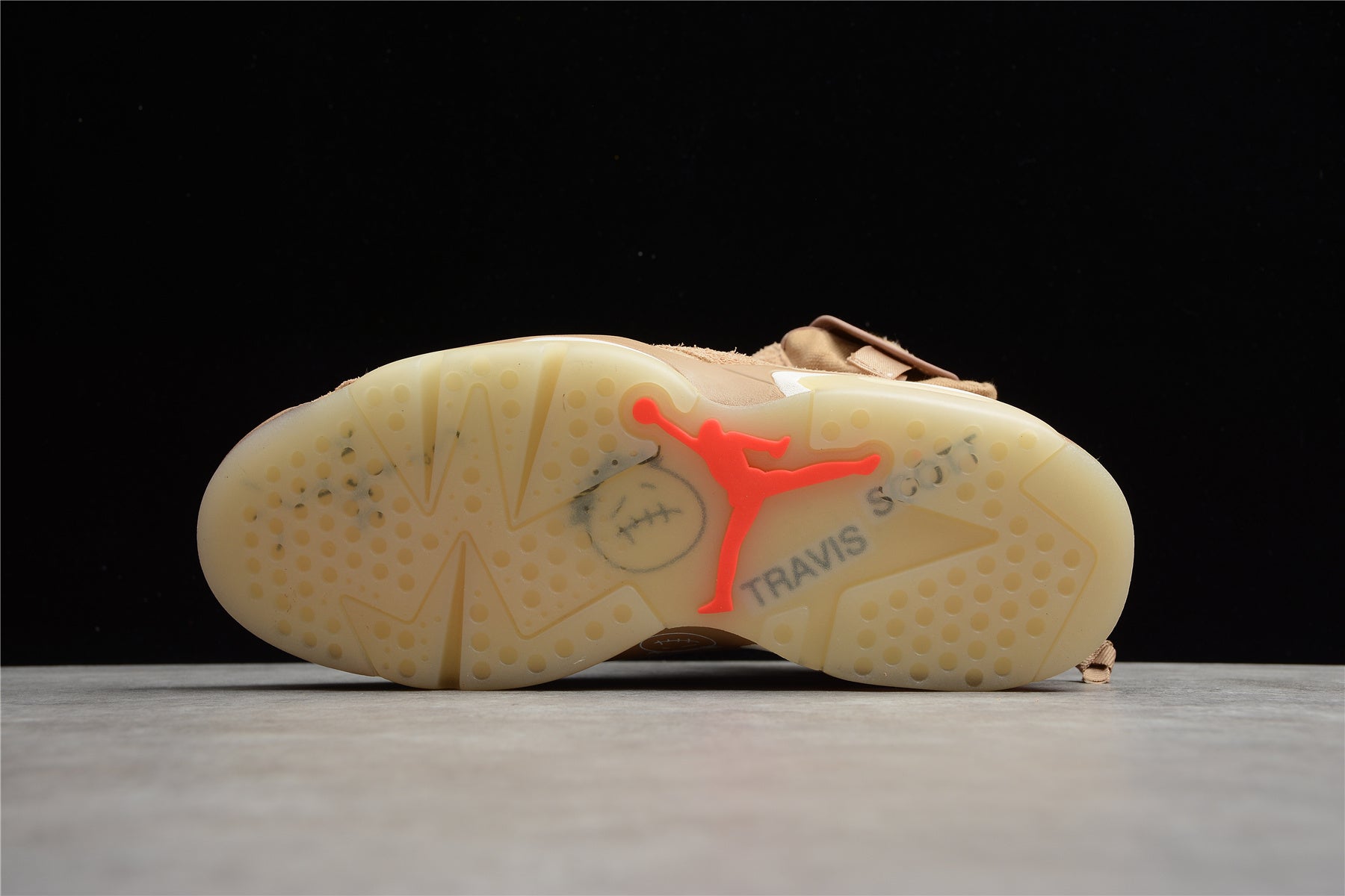 Air Jordan 6 – Beige
