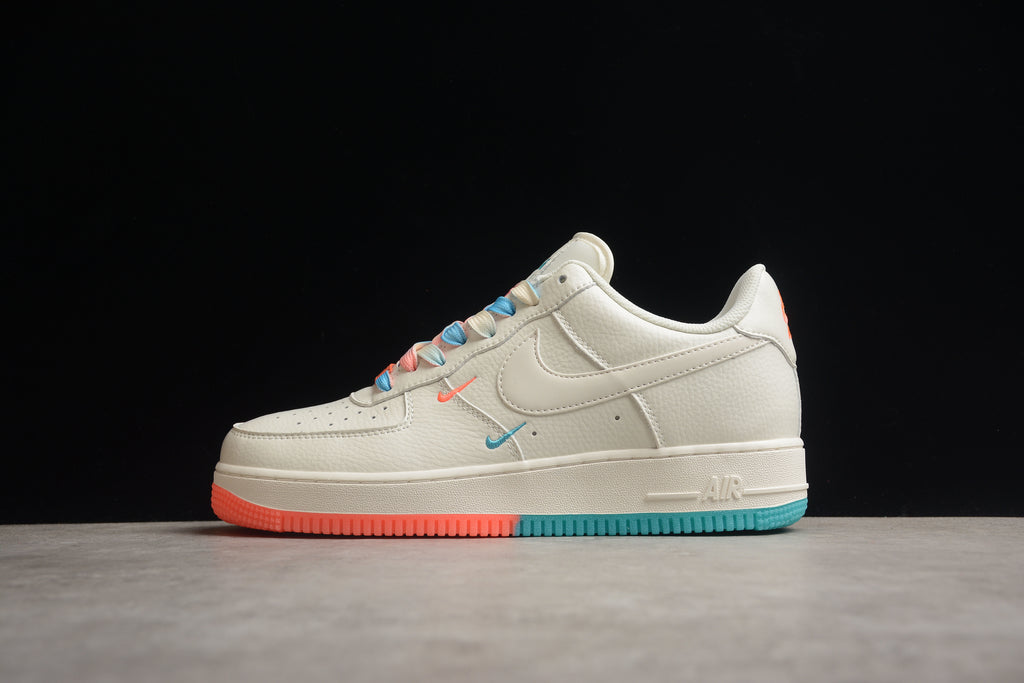 Nike Air Force 1 Low – Blanco / Naranja / Azul