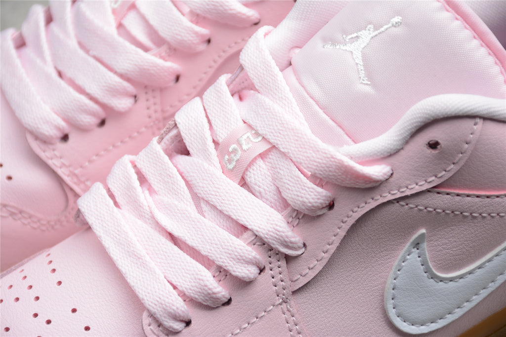 Jordan 1 Low – Rosa / Marrón