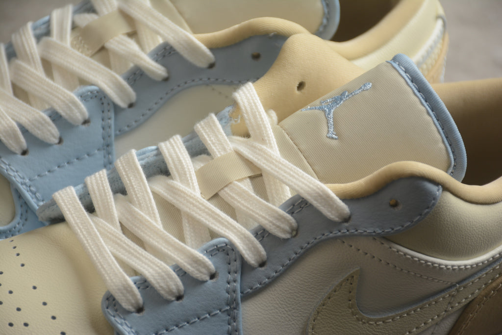 Jordan 1 Low – Beige / Azul