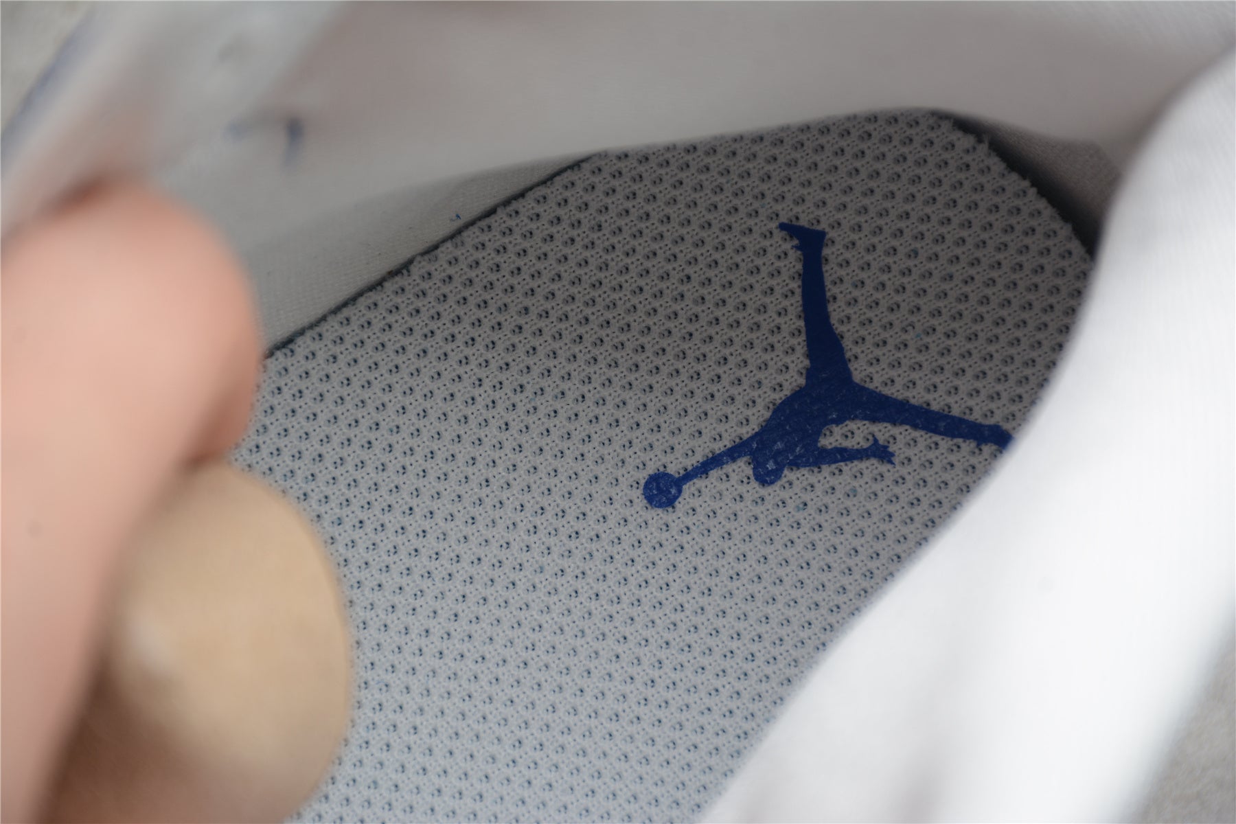 Air Jordan 1 Mid – Azul Oscuro / Blanco
