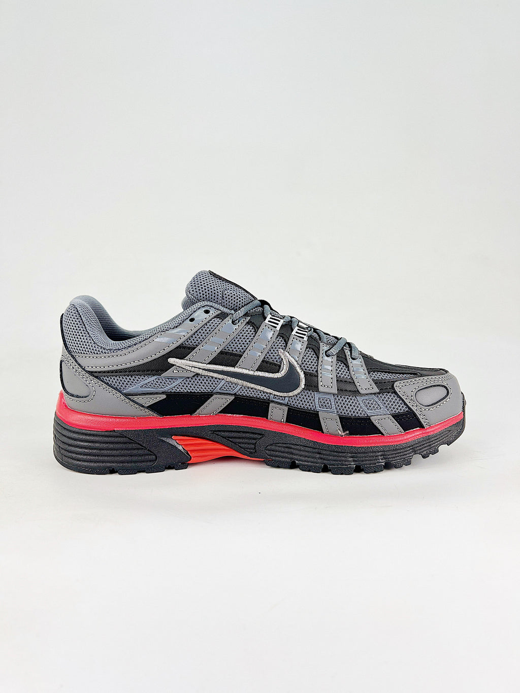 P-6000 – Gris / Negro / Rojo